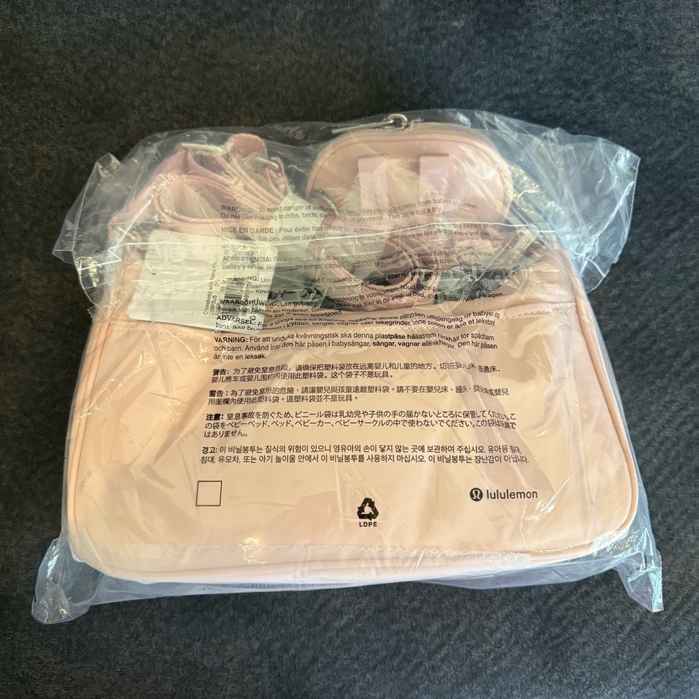Lululemon Pink Crossbody Bag with Nano Pouch 2L - Picture 3 of 10